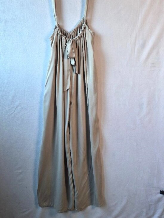 NWOT Zenana Outfitters Gray Jumpsuit SZ Medium 100% Rayon - Picture 3 of 9